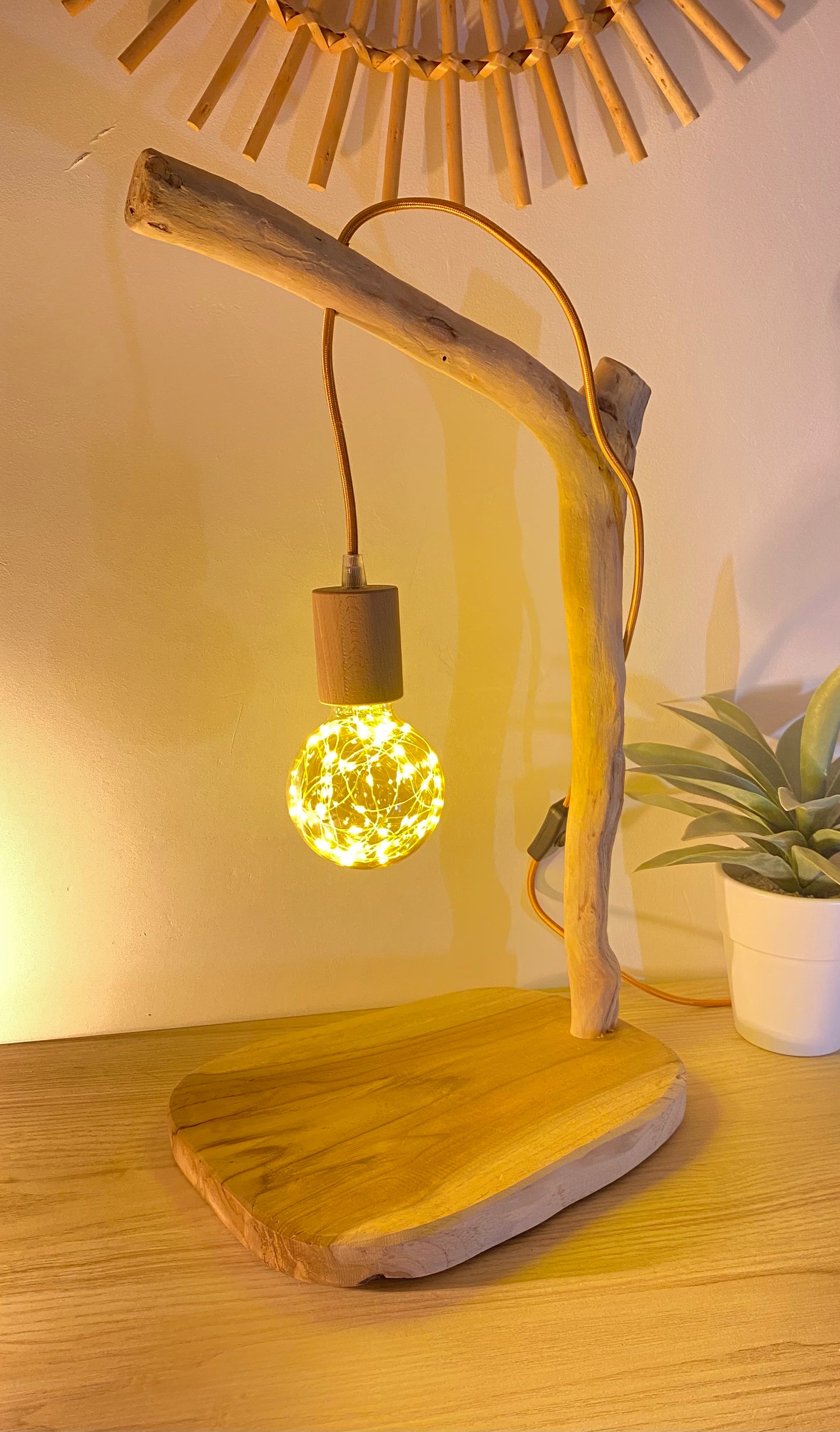 Lampe le canebas